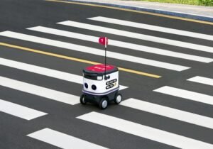 Yogiyo begins robot delivery service for 1st time as food delivery app [from The Korea Herald]